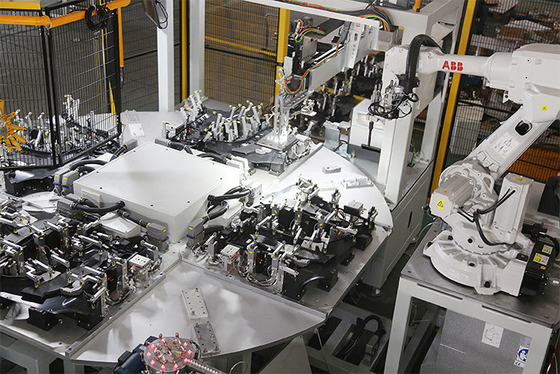 Automatische Roboter-Schweißens-und Versammlungs-Fertigungsstraße für Automobilplastikordnung